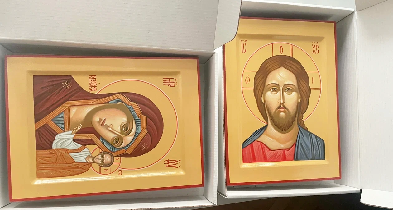 Купить иконы оптом от производителя — иконописная мастерская «Икона Мира» – Икона Мира Реальное фото от клиента — пример упаковки рукописных икон мастерской «Икона Мира»