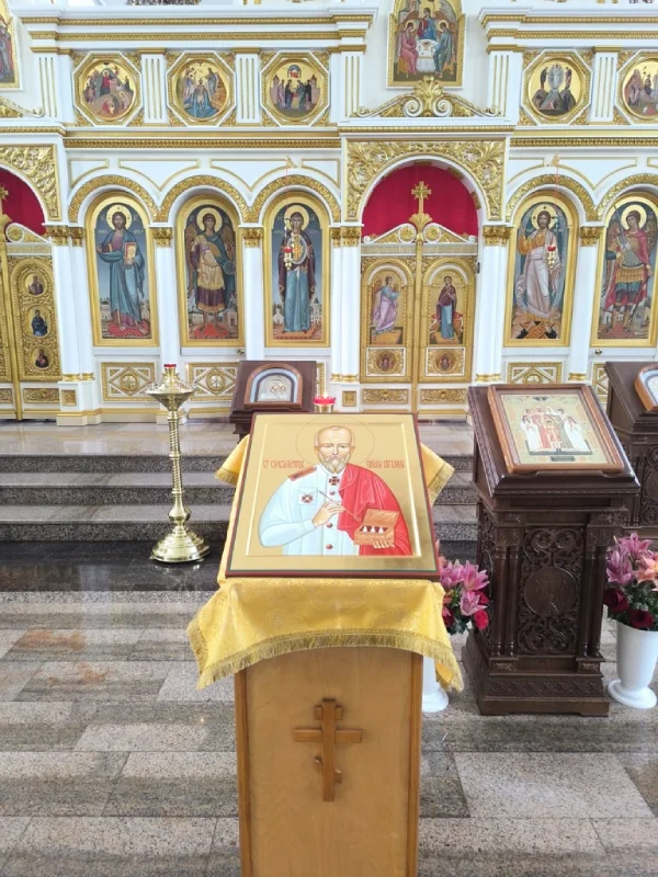 Рукописные иконы на заказ – Икона Мира Храмовая рукописная икона на заказ — аналойный образ в церковном интерьере