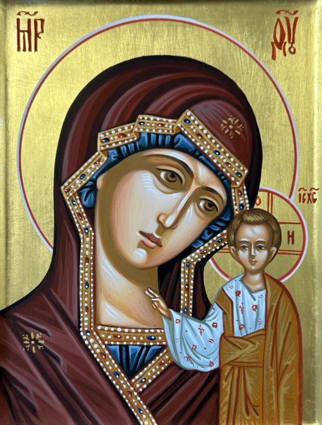 Фрагмент лика рукописной иконы с равномерным светом без теней