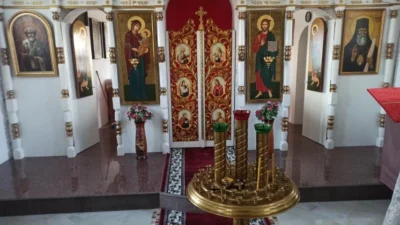 рукописные иконы в иконостасе Православного Храма